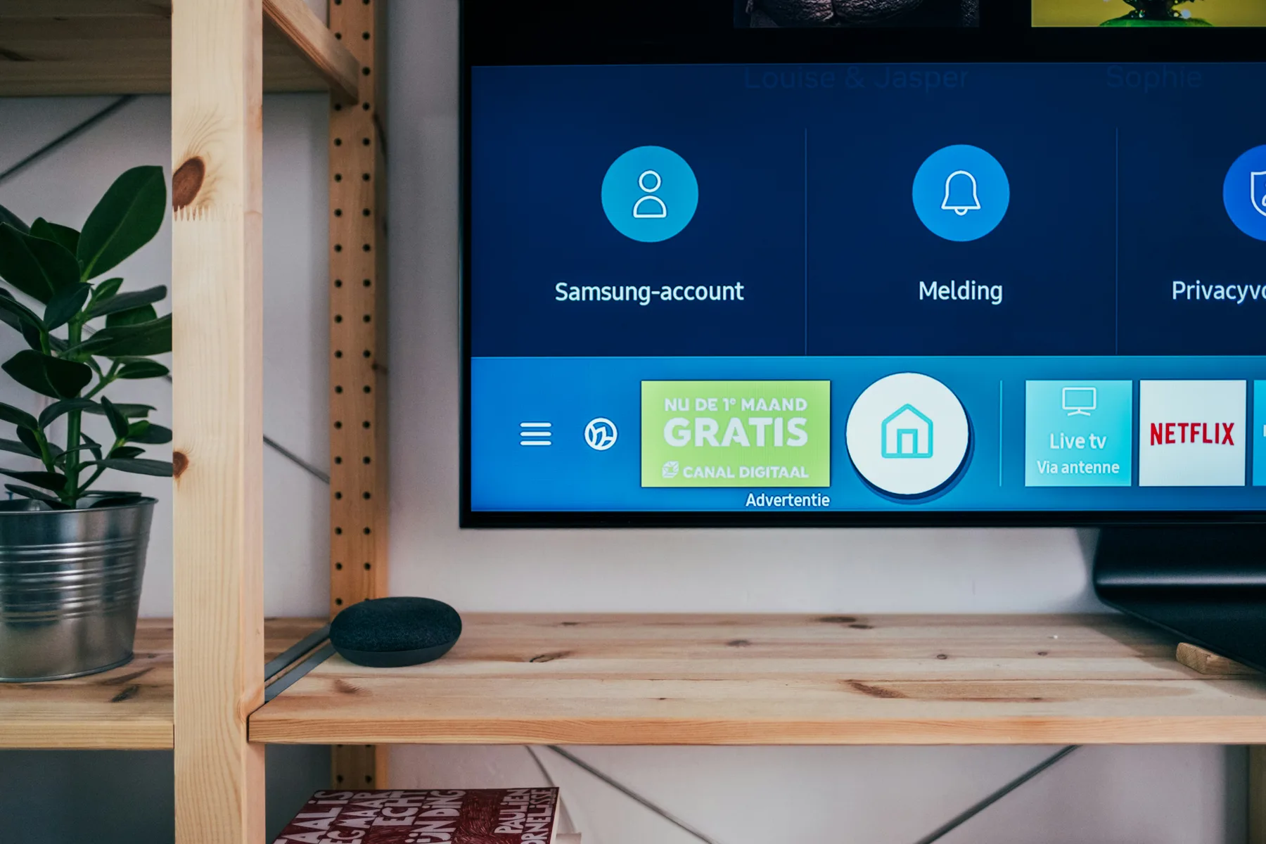 Hisense 116UXS / 116UX RGB MiniLED